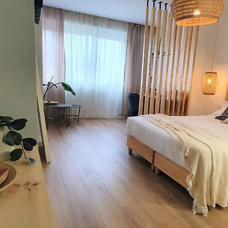 Airport Earth - Self Check-in Apartment Lisbon