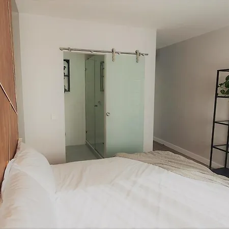 Apartment Airport Earth - Self Check-in